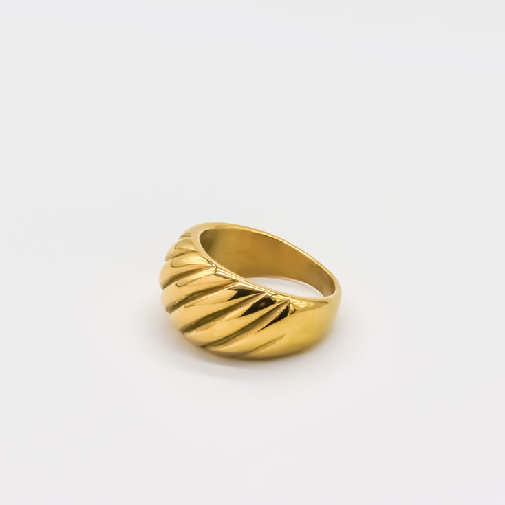 Big Croissant Ring